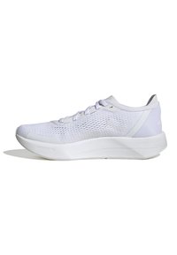 Zapatilla deportiva blanca con una parte superior de malla transpirable, diseño con cordones, acolchado en el tobillo y una suela de goma texturizada para tracción.