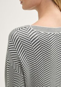 TOM TAILOR MIT LENZING ECOVERO - Trui - anthrazit knit heringbone