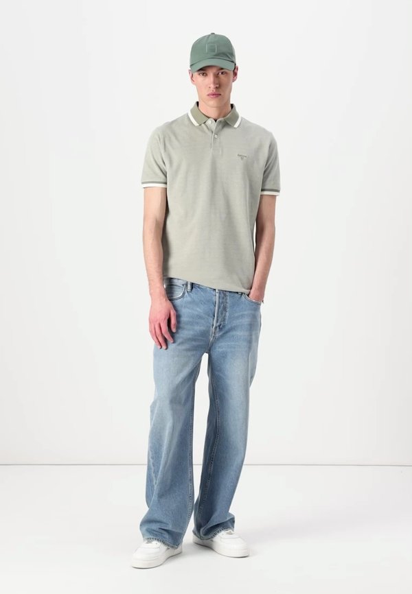 BARNARD  - Polo shirt - light moss2