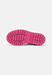 Steve Madden SKYLAR - Botins de atacadores - pink rain