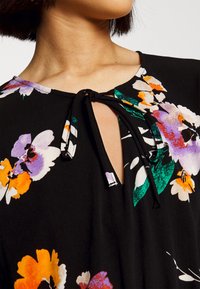 Vero Moda Petite VMSHILAH NAJA - Φόρεμα ημέρας - black