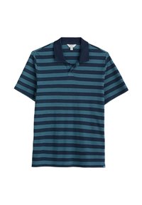Polo à manches courtes présentant des rayures alternées bleu foncé et turquoise, avec un col uni marine et une texture de tissu douce.