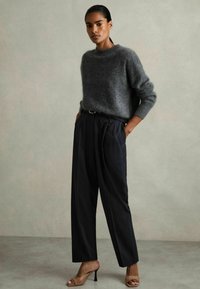 Reiss REGULAR FIT - FREJA - Püksid - navy