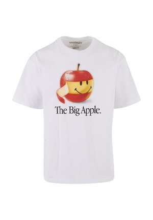 Witte katoenen t-shirt met een grote afbeelding van een glimlachende appel met een rood en geel ontwerp, vergezeld van de tekst "The Big Apple."