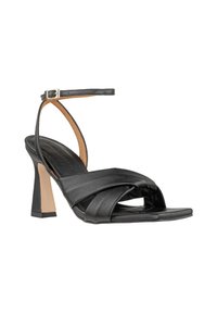 Sandali con tacco in pelle nera caratterizzati da un design a striscia incrociata, apertura sul davanti e un tacco quadrato con un accento beige chiaro. Cinturino alla caviglia con fibbia.
