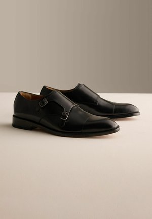 Next, REGULAR FIT, czarny