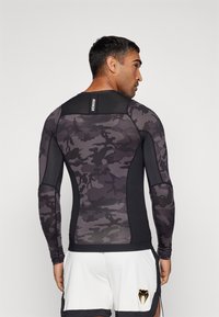 Venum AIR RASHGUARDS  - Ilgarankovis viršutinės dalies drabužis - black