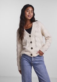 Unselected, whitecap gray