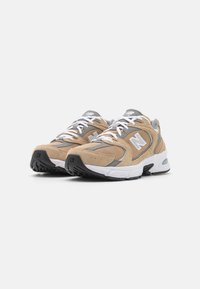 New Balance Sneakers - beige