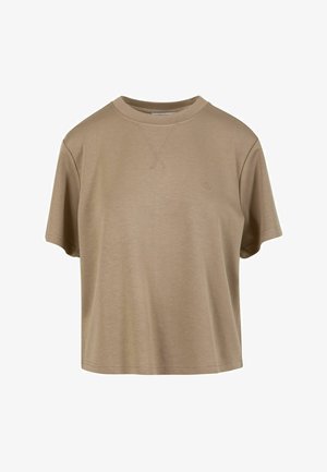 Beige T-shirt met korte mouwen en een ronde hals, voorzien van subtiele stikseldetails onder de halslijn en een klein geborduurd logo op de borst.