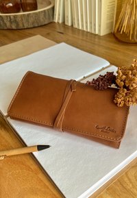 Gusti Leder CASPER - Etui - haselnuss