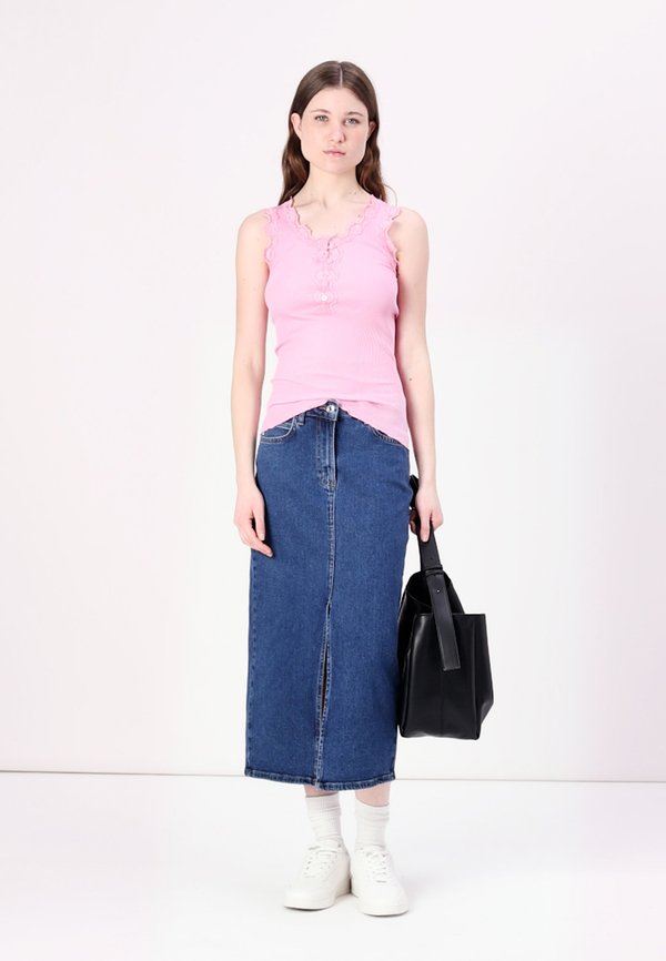 BEATHA U NECK BUTTON - Top4