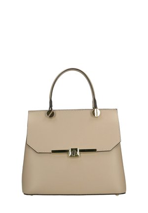 Borsa a tracolla strutturata beige realizzata in materiale sintetico, con chiusura a pattina, dettagli in oro e manici doppi superiori.