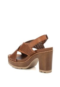 Refresh TACON - Sandalias con plataforma - camel
