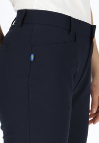 Swedemount ON COURSE STRETCH PANTS W - Outdoorbroeken - navy