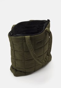 ARKK Copenhagen PADDED SHOPPER UNISEX - Velká kabelka - army