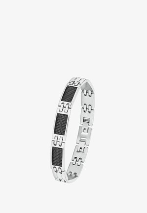 Bracelet en métal argenté avec des inserts en fibre de carbone noire rectangulaires, des segments liés et un fermoir à rabat.