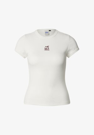 Balta, pieguloša īsroku T-krekls no ribotas materiāla, ar nelielu bordo krāsas "Salt & Olives" logotipu uz krūtīm.