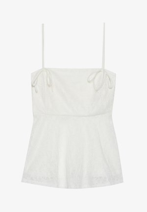 Camisola branca com alças finas ajustáveis, padrão floral texturizado no tecido e bainha evasé.