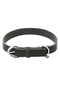 Schwarzer Ledergürtel mit glatter Oberfläche, silberner Metallschnalle und einer Schlaufe. Markennamen "PICARD" in das Leder geprägt. Hergestellt in Deutschland.