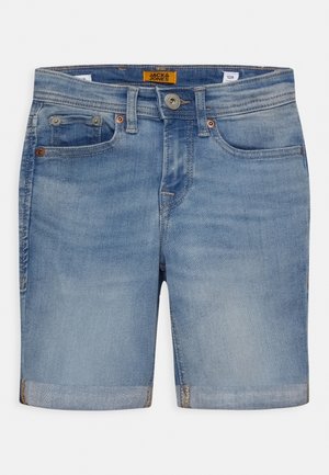 Lyseblå denimshorts med forlommer, bæltestropper, knaplukning og opsmøget kant, mærket Jack & Jones.