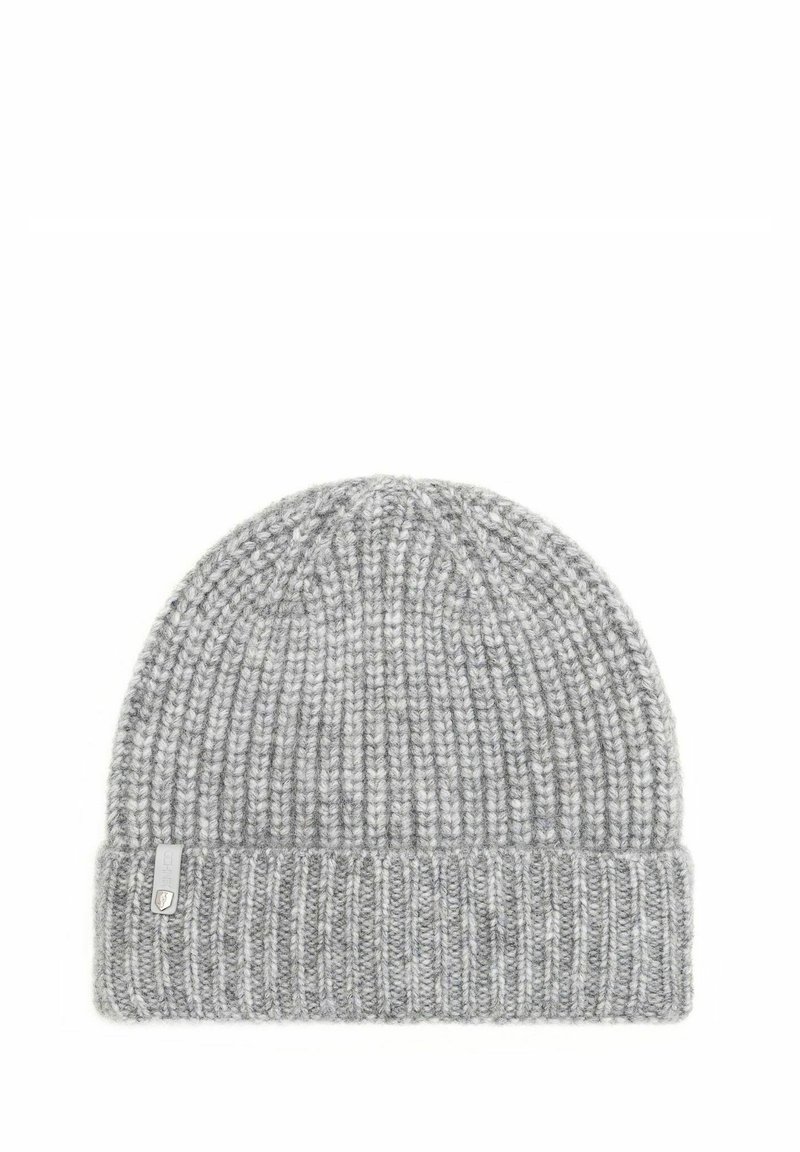 Szary, dziany czapka typu beanie o prążkowanej strukturze i wywiniętym dolnym brzegu. Posiada małą, prostokątną metkę z logo po boku.