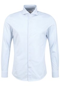 Camicia a maniche lunghe azzurro chiaro realizzata in morbido tessuto, con chiusura a bottoni, colletto classico e orlo arrotondato con dettagli a bottoni.