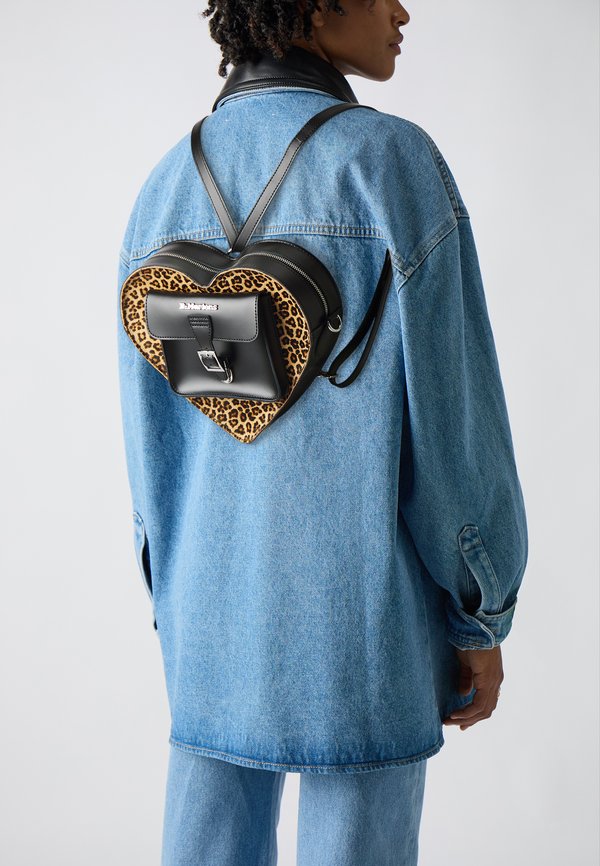 HEART BACKPACK UNISEX - Rucksack3