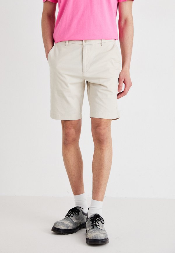 SMART SUPREME FLEX MODERN CHINO - Shorts - sahara khaki