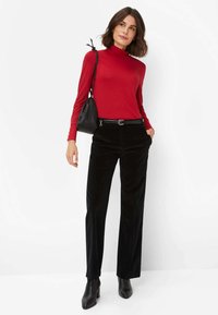 BRAX STYLE CAMILLA - Langærmet T-shirt - carmine