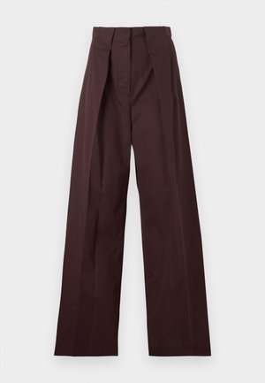 Pantalon taille haute marron foncé ajusté avec jambes larges et plis avant, présenté à plat sur un fond clair.