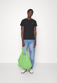 Tommy Jeans SLIM FIT 2 PACK - Tricou basic - white/black