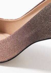 Carvela Decolleté - bronze