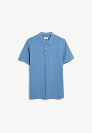 Lichtblauw polo-shirt met een kraag, korte mouwen, een knoopsluiting met drie knopen en een klein geborduurd logo op de linkerkant van de borst. Gewoven stof.