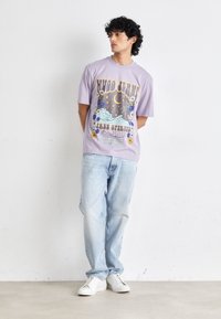 HUGO JONAH - Tiesaus kirpimo džinsai - light/pastel blue
