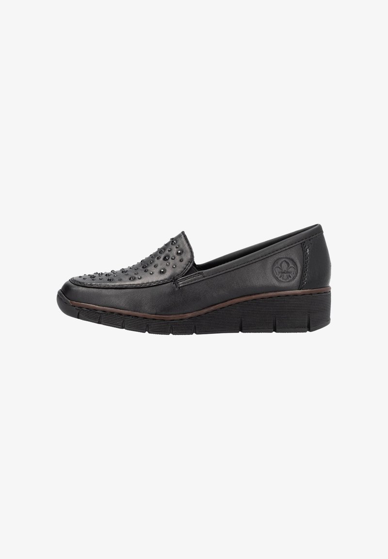 Bottines noires à enfiler avec un dessus texturé arbore des clous en métal, une semelle en caoutchouc et un léger talon compensé. Coutures détaillées et accent de logo.