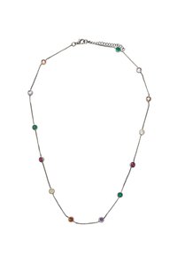 Srebrny naszyjnik z łańcuszkiem ozdobiony wielokolorowymi kamieniami szlachetnymi, okrągłymi oprawami oraz zapięciem typu karabińczyk z regulowanym łańcuszkiem.