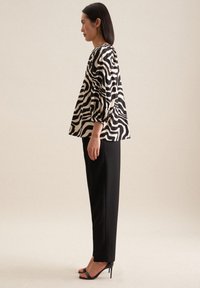 Seidensticker REGULAR - Bluse - black