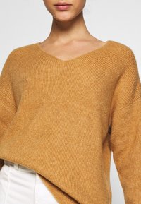 Vero Moda Sweter