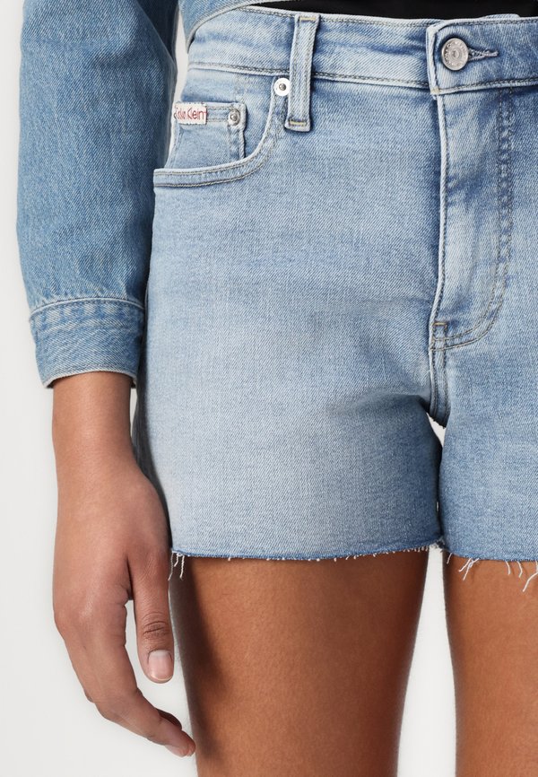 MID RISE  - Denim shorts - denim light2