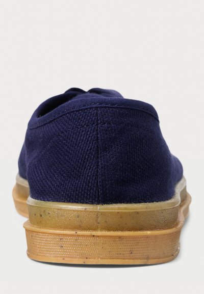 Polo Ralph Lauren ESSENCE 100 CANVAS CAP-TOE SNEAKER - Tossud - newport navy