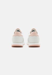 Tommy Hilfiger ESSENTIAL RUNNER jasnoróżowy