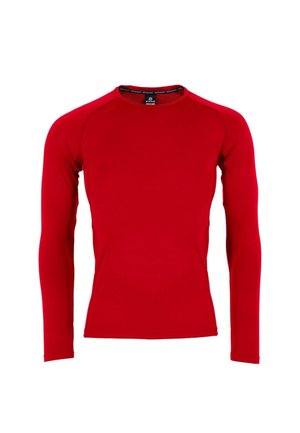 Maglia sportiva rossa a maniche lunghe, aderente, con collo tondo e etichetta del marchio visibile all'interno del colletto su sfondo bianco.