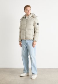 Calvin Klein Jeans ESSENTIALS JACKET - Piumino - flint gray