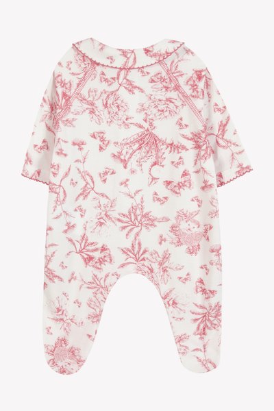 Weißer Jumpsuit mit pinkem Blumenmuster, kurzen Ärmeln, gewelltem Kragen und Druckknöpfen am Rücken und im Schritt. Weiches und leichtes Material.