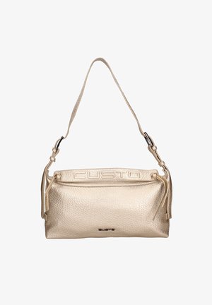 Borsa a mano in pelle dorata con finitura testurizzata, caratterizzata da un logo sulla parte superiore, una tracolla singola e una chiusura con cerniera. Misura circa 30 cm x 15 cm.