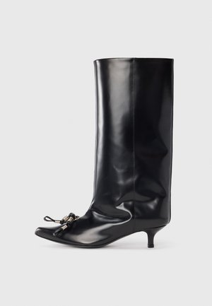 Boots - black