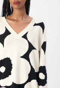 Marimekko PÄIVÄ UNIKKO - Džemper - off white/dark grey