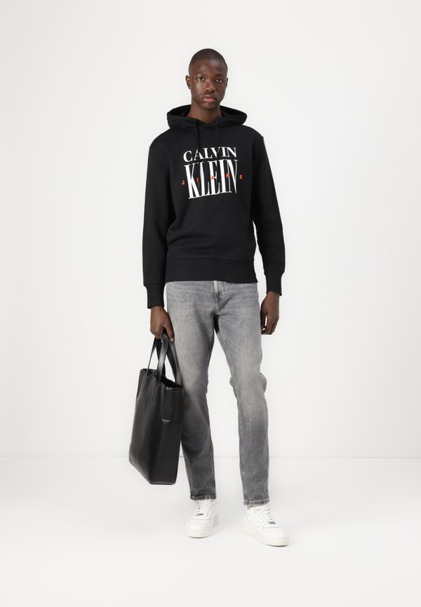 SERIF FONT GRAPHIC HOODIE UNISEX - Sweatshirt2