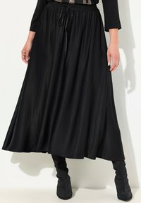 Ulla Popken GATHERED - Faltenrock - black